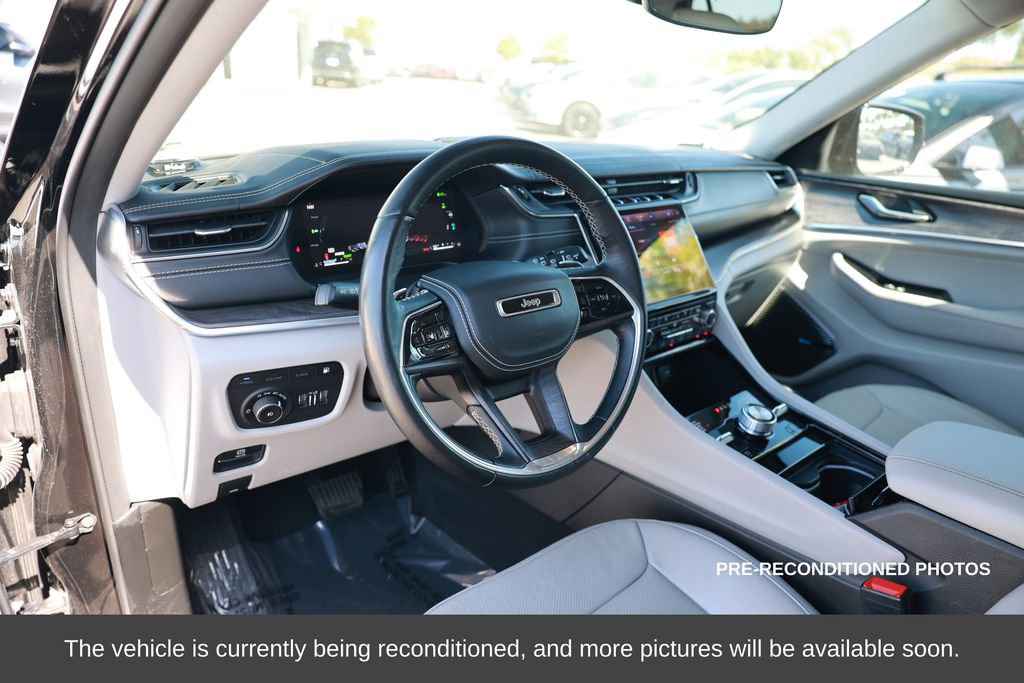 Used 2022 Jeep Grand Cherokee Overland image 16