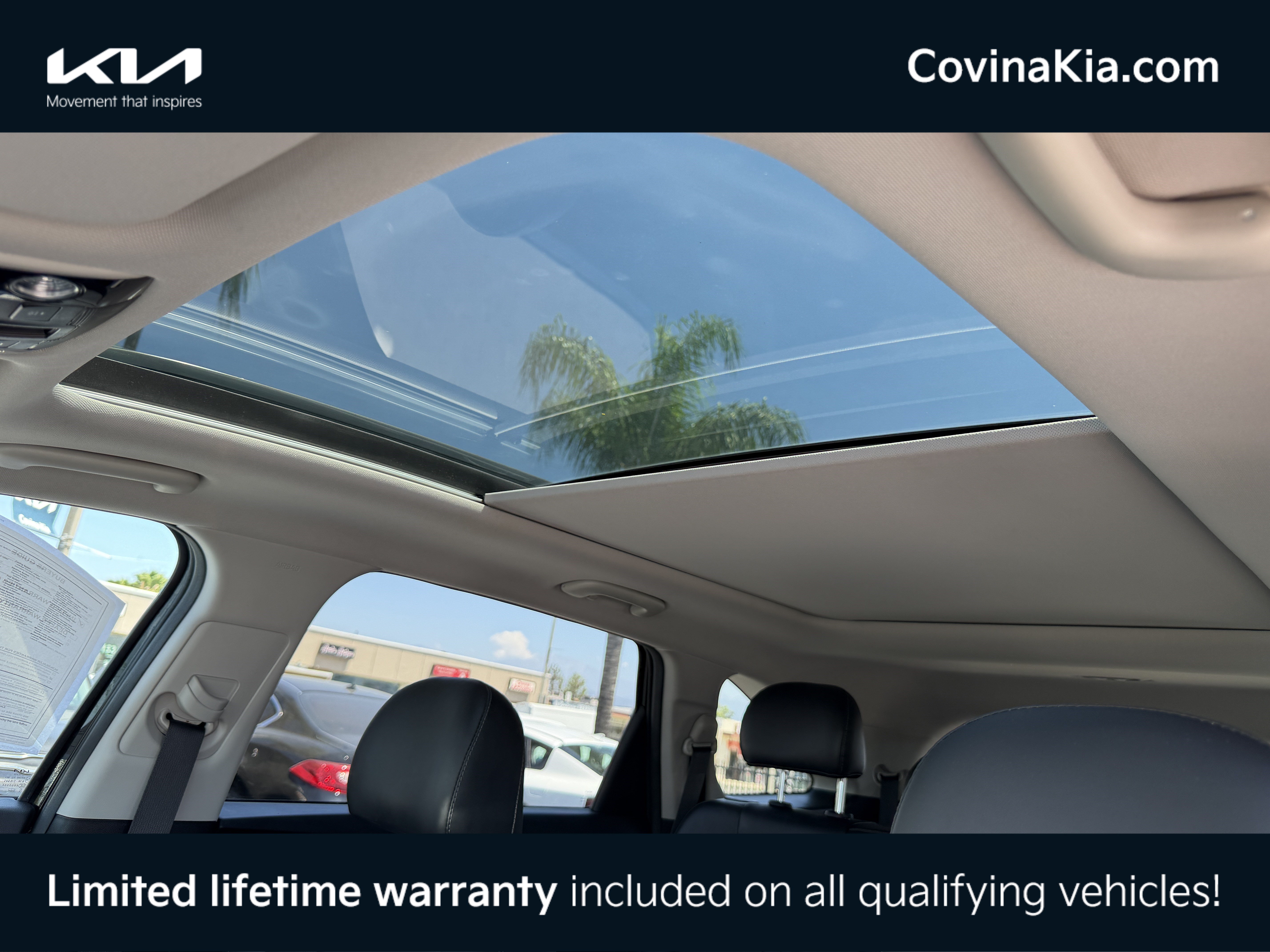 Certified 2022 Kia Sorento S w/ Panoramic Sunroof Package AWD/4WD image 18
