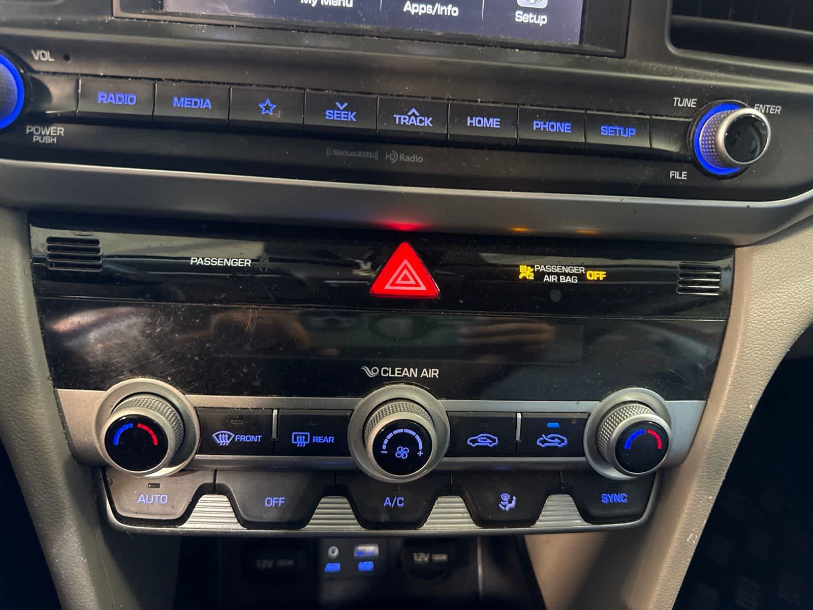 Used 2020 Hyundai Elantra SEL FWD image 22