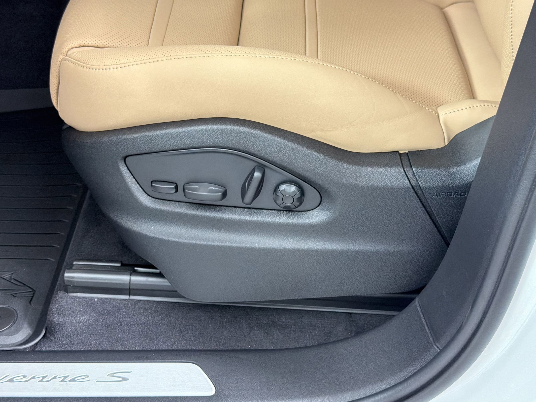 New 2026 Porsche Cayenne S AWD/4WD image 16