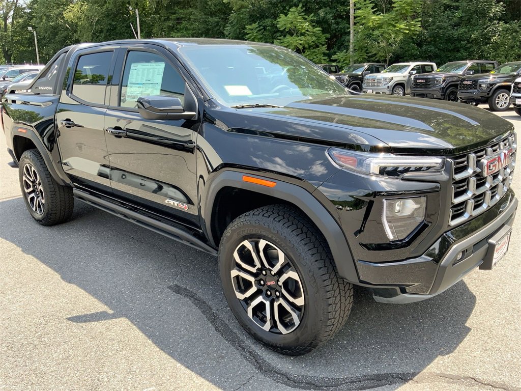 New 2025 GMC Canyon AT4 w/ Nightfall Edition image 40
