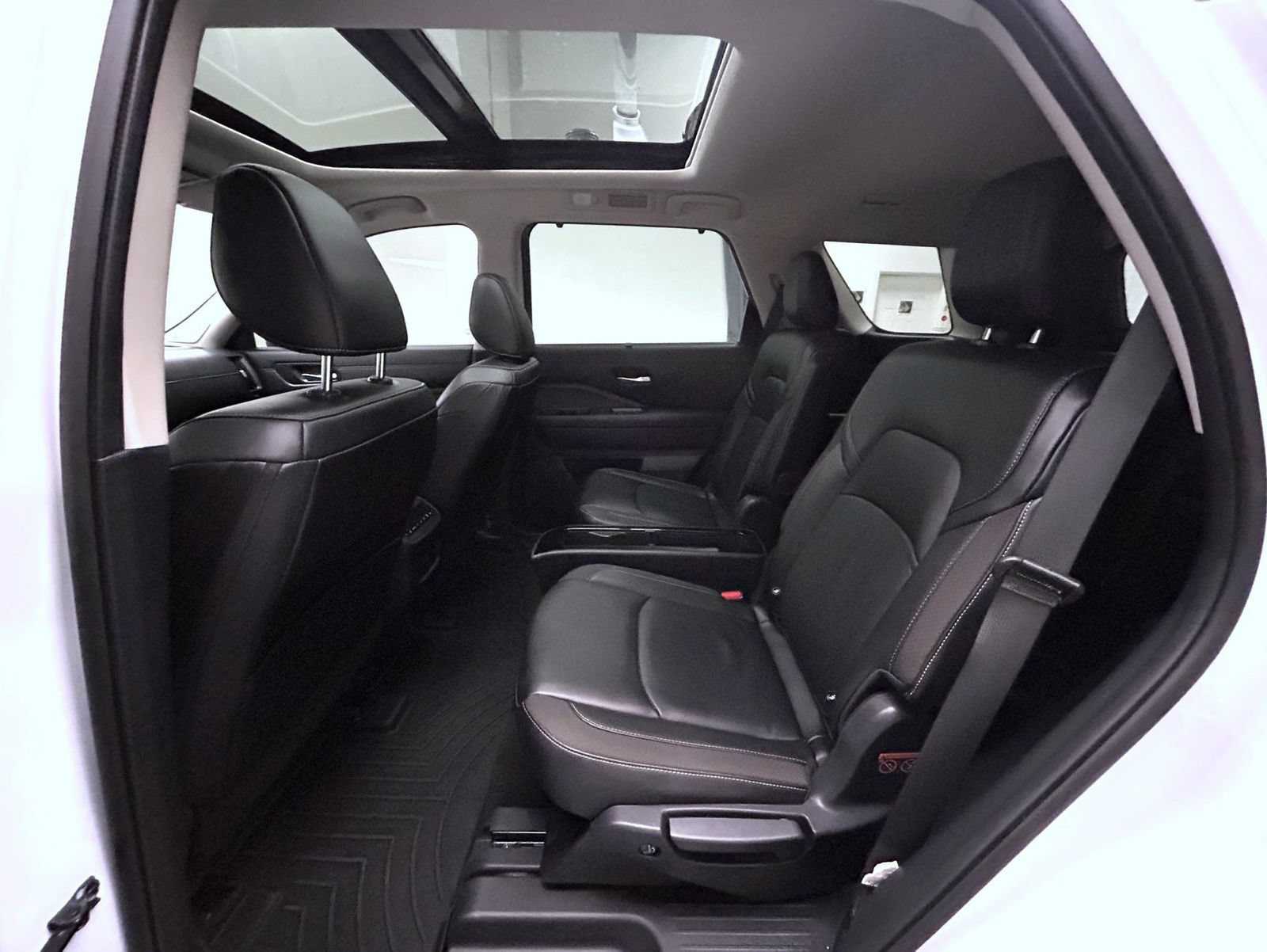 Used 2025 Nissan Pathfinder SL w/ SL Premium Package AWD/4WD image 20
