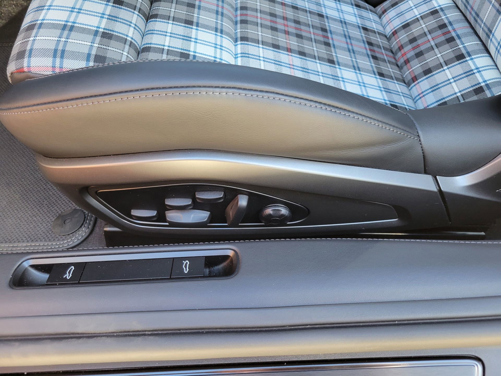 Used 2025 Porsche 911 Turbo S image 26