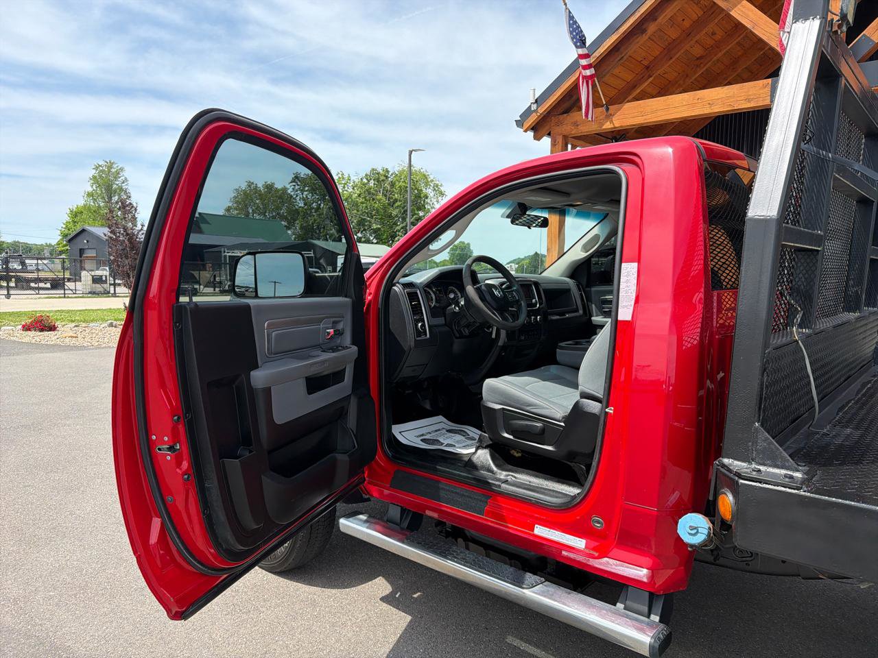 Used 2018 RAM 5500 Tradesman w/ Power & Remote Entry Group AWD/4WD image 7