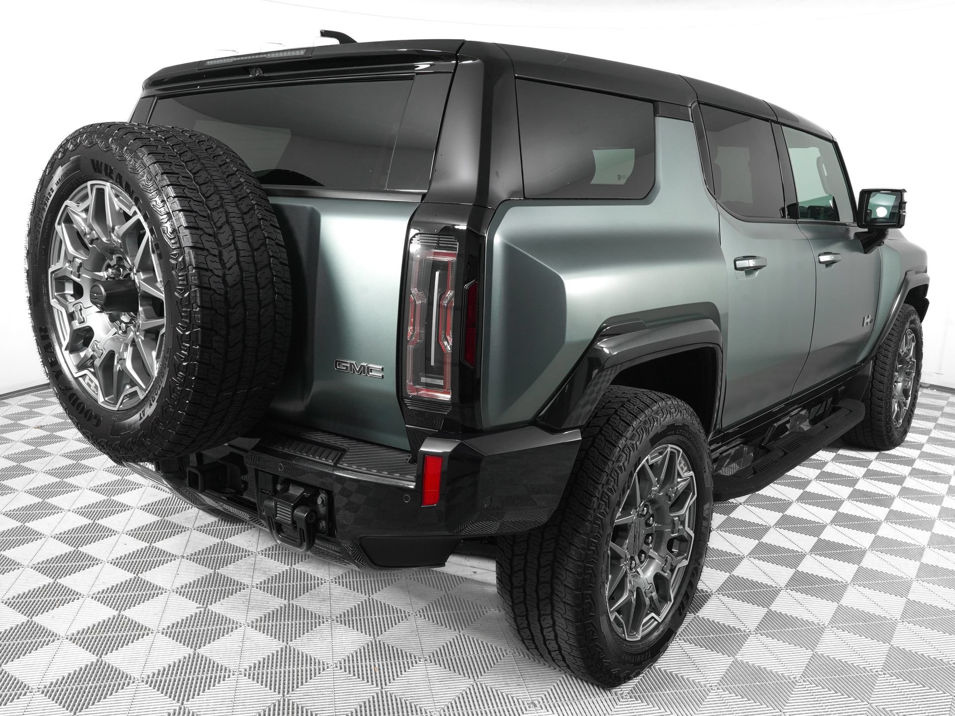 Used 2024 GMC Hummer EV 3X AWD/4WD image 4