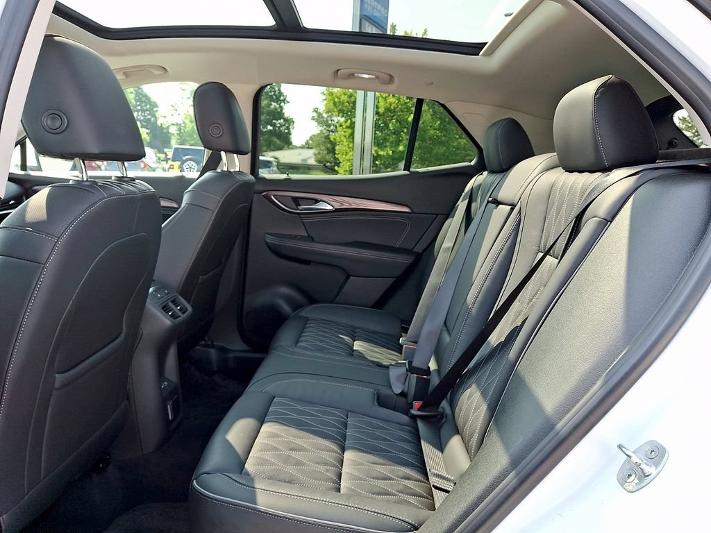 Used 2021 Buick Envision Avenir AWD/4WD image 10