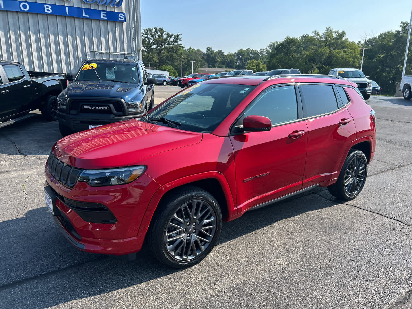 Used 2022 Jeep Compass Limited w/ (RED) Package image 7