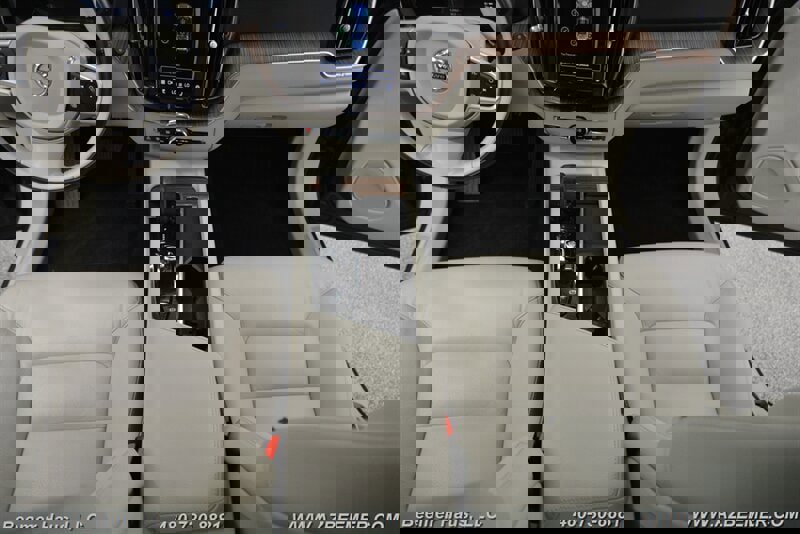 Used 2022 Volvo XC60 T8 Inscription Expression w/ Advanced Package image 18