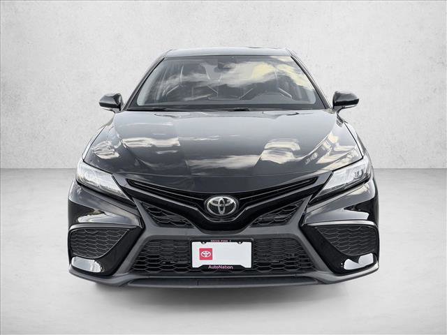 Used 2024 Toyota Camry SE image 2