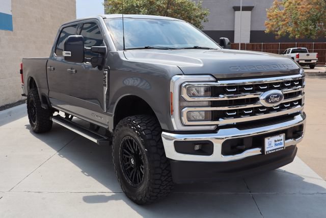 Used 2025 Ford F250 Lariat AWD/4WD image 3