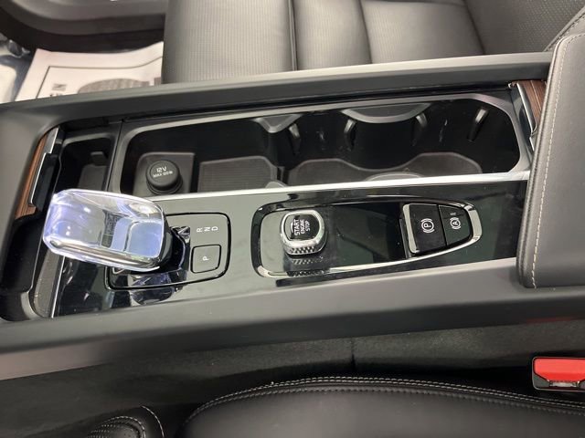 Used 2023 Volvo XC60 B5 Ultimate w/ Climate Package image 27