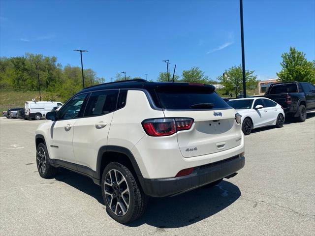 Certified 2018 Jeep Compass Limited w/ Safe & Security Group AWD/4WD image 4
