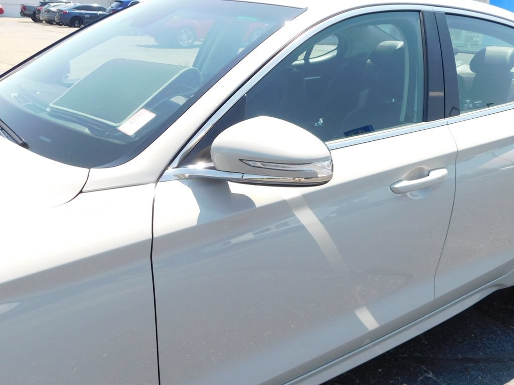 Used 2025 Genesis G70 2.5T AWD/4WD image 11