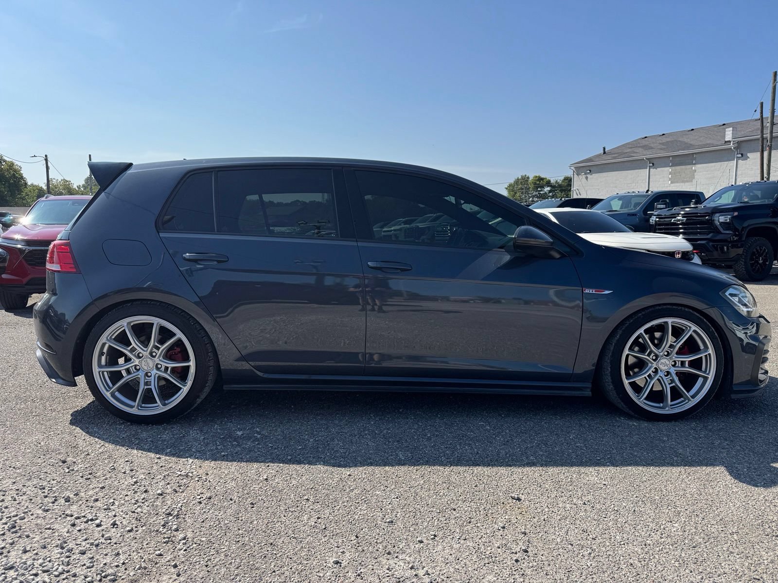 Used 2018 Volkswagen Golf 4-Door FWD image 7