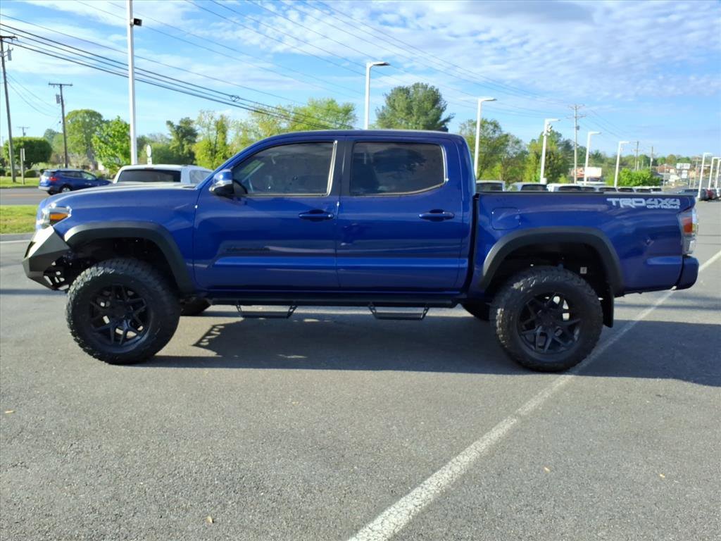 Used 2023 Toyota Tacoma TRD Off-Road w/ Technology Package image 13