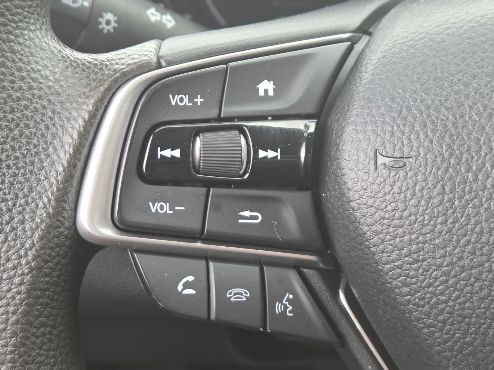 Used 2021 Honda Accord LX image 29