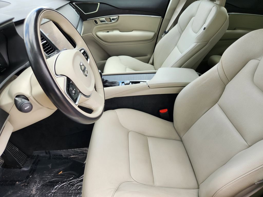 Used 2020 Volvo XC90 T5 Momentum w/ Protection Package Premier AWD/4WD image 4