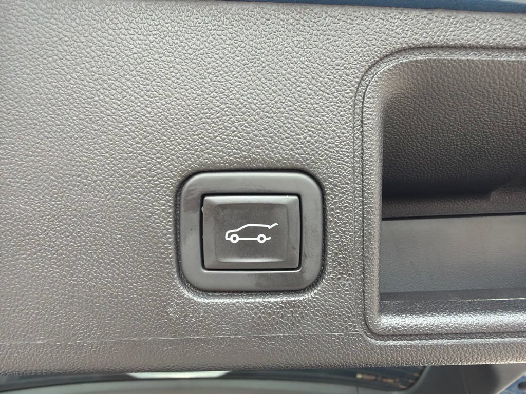 Certified 2024 GMC Terrain SLE w/ Driver Convenience Package FWD image 8