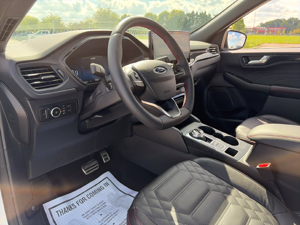Used 2023 Ford Escape ST-Line Elite w/ Premium Technology Package AWD/4WD image 16
