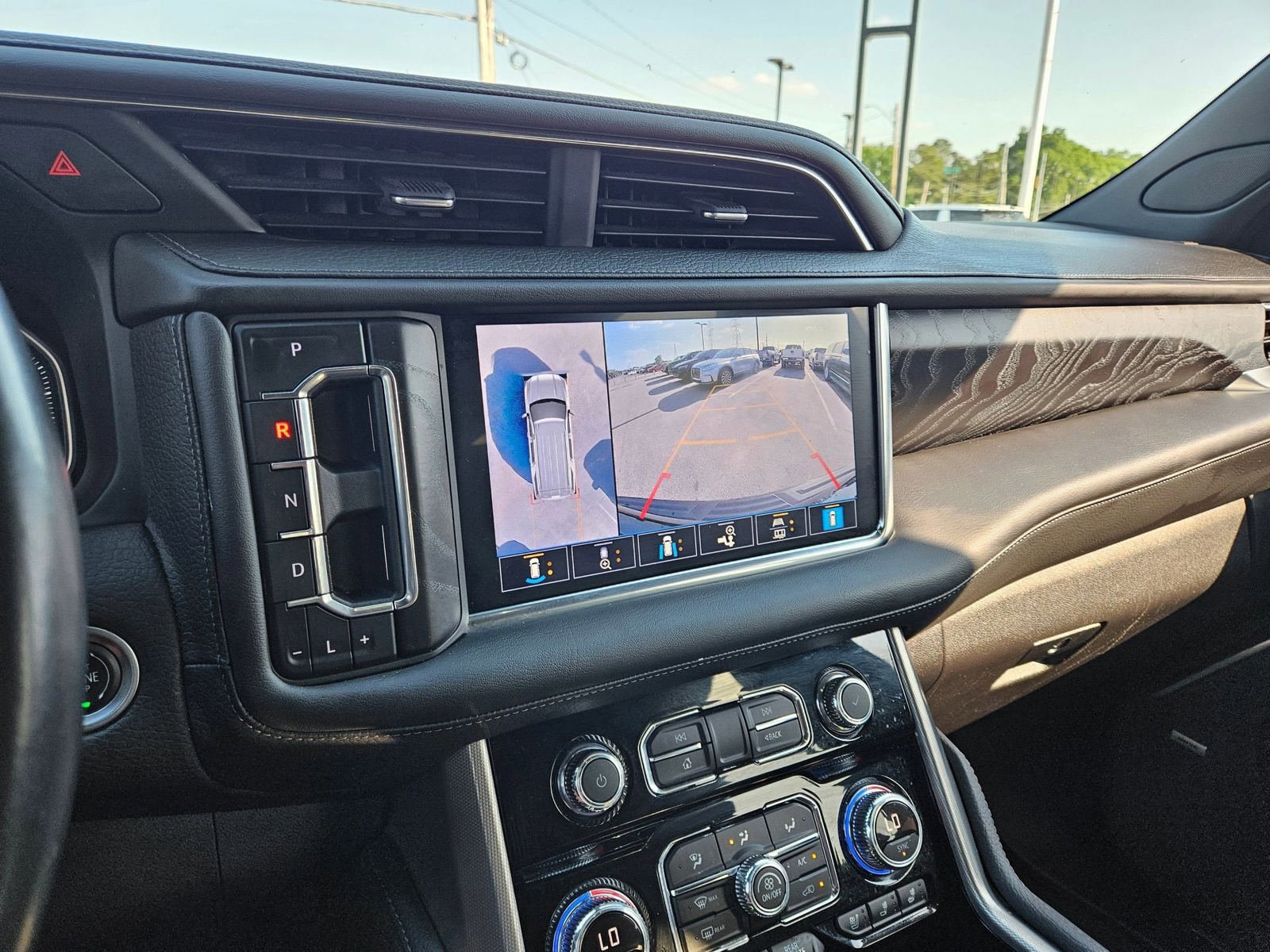 Used 2021 GMC Yukon Denali RWD image 16