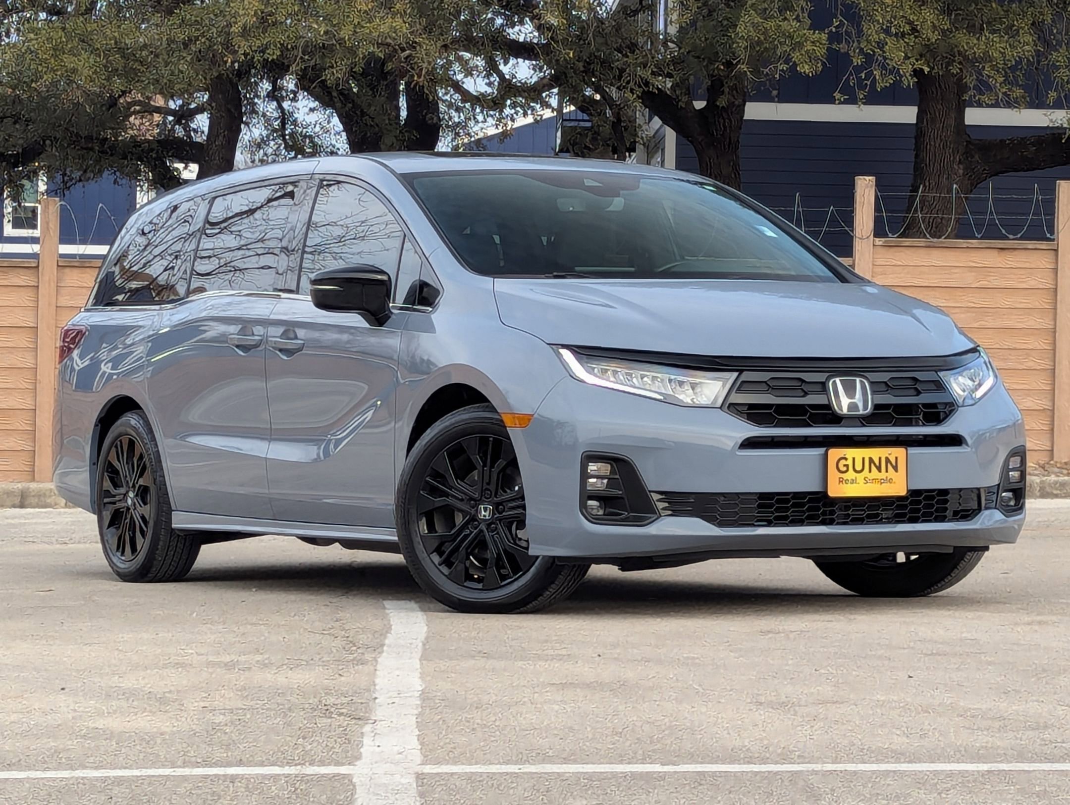 Used 2025 Honda Odyssey Sport-L image 2