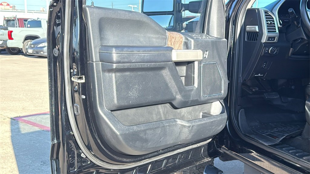 Used 2017 Ford F250 Lariat w/ FX4 Off-Road Package image 9