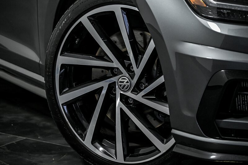 Used 2019 Volkswagen Golf 4-Door AWD/4WD image 3
