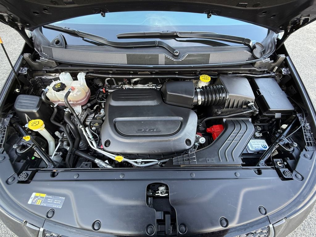 Used 2021 Chrysler Pacifica Touring-L w/ Premium & Safety Sphere Group image 31