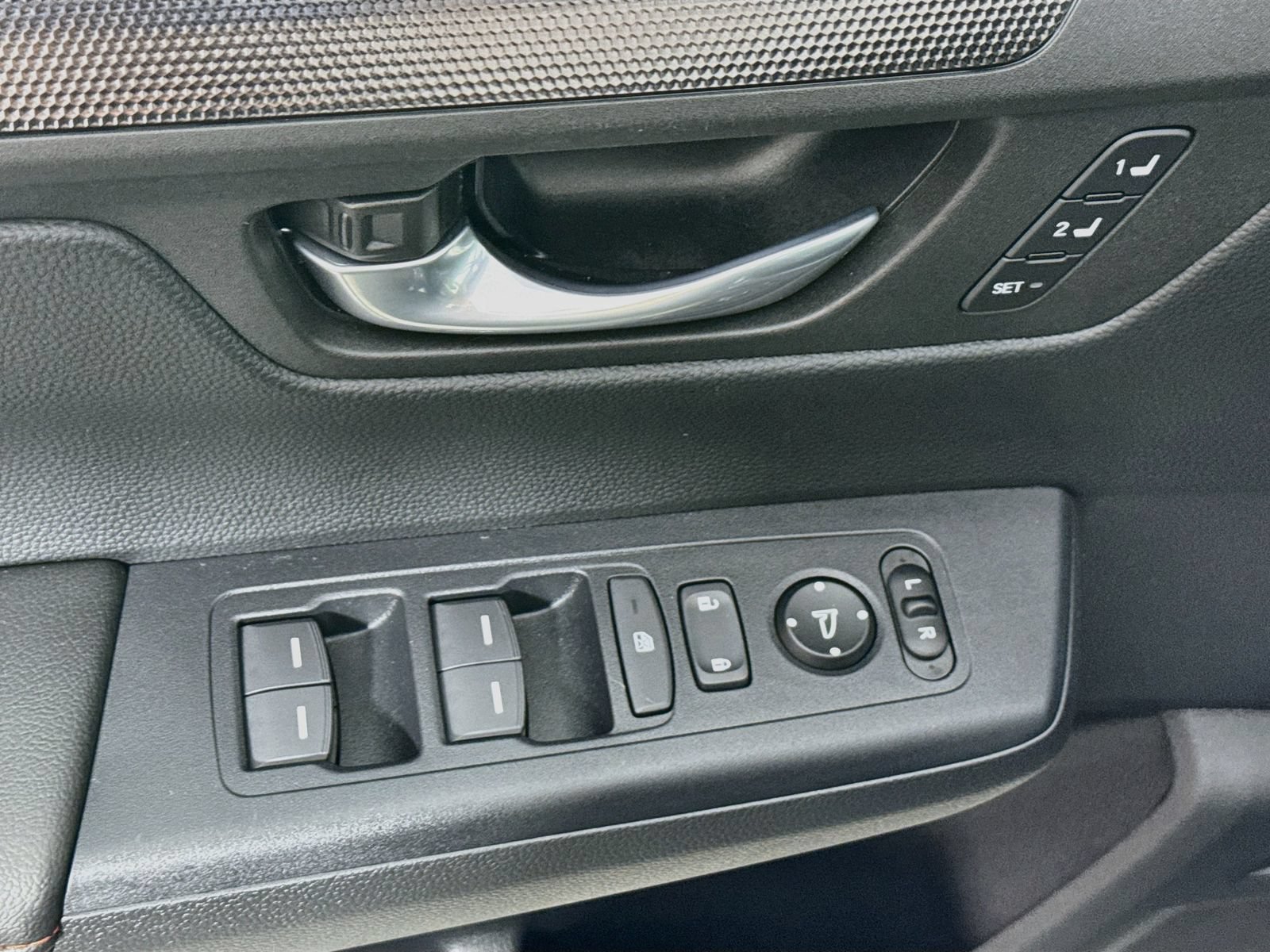 Used 2025 Honda CR-V Sport-L image 17
