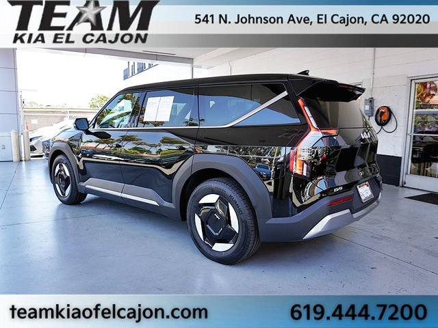 Certified 2024 Kia EV9 Light Long Range RWD image 7