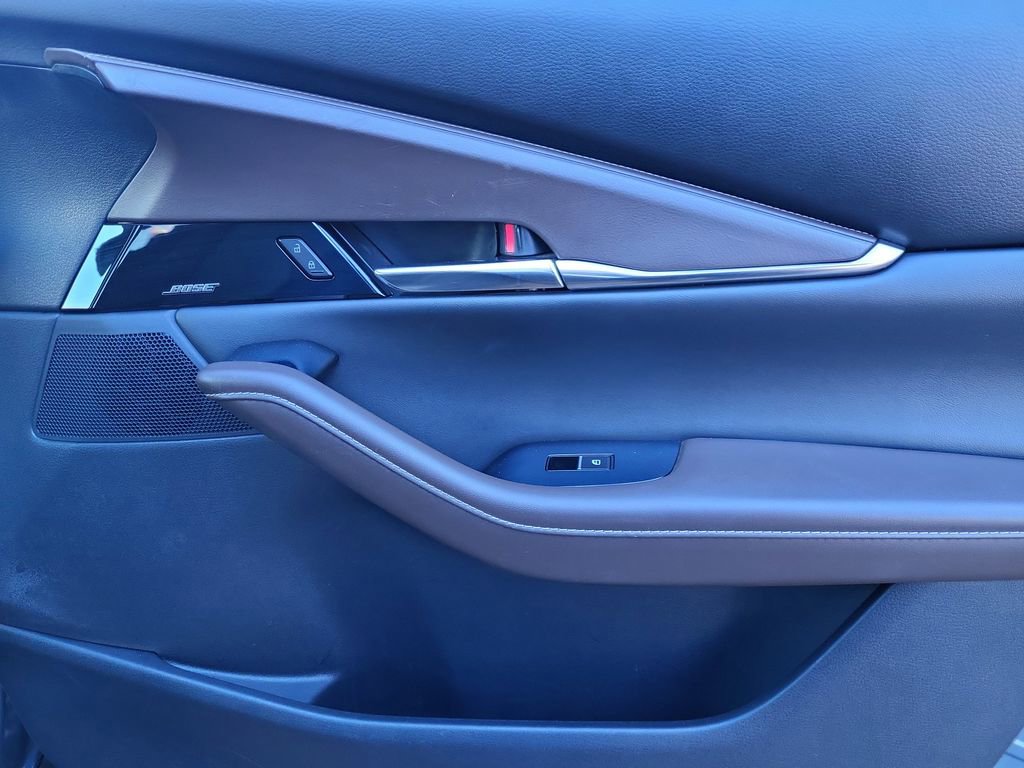 Used 2020 MAZDA CX-30 Premium image 17