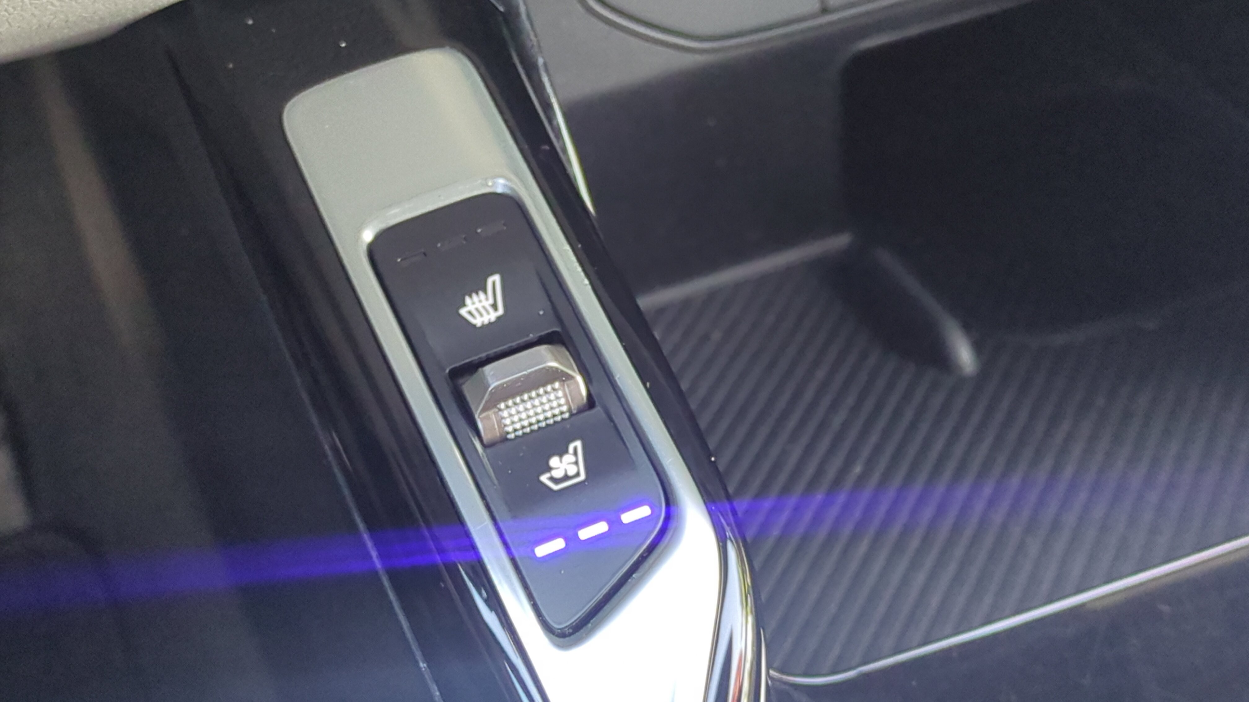 Certified 2025 Kia Sorento SX Prestige image 20