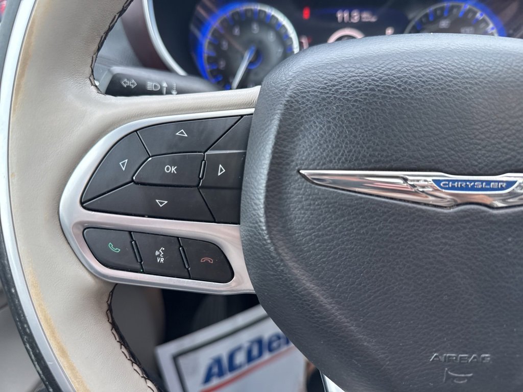 Used 2020 Chrysler Pacifica Limited image 39