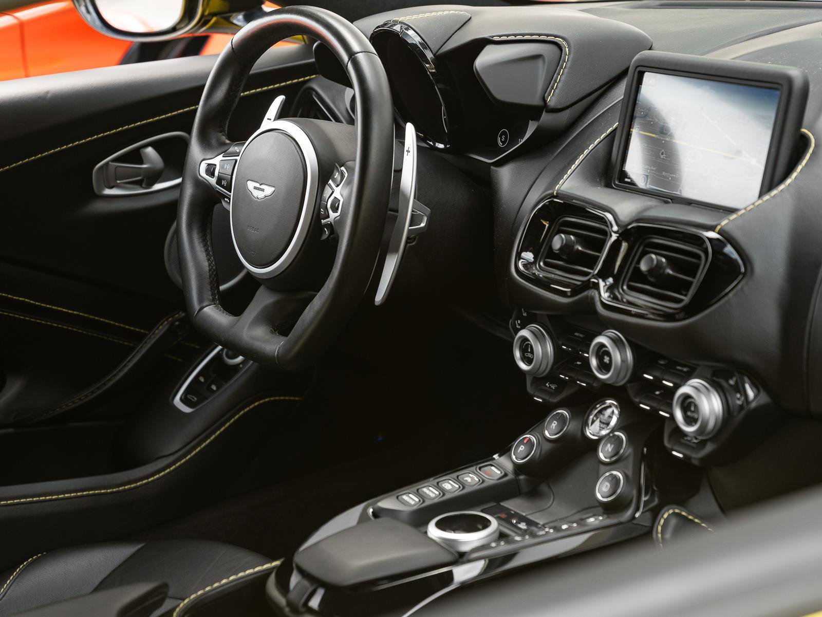 Used 2020 Aston Martin V8 Vantage Coupe image 26