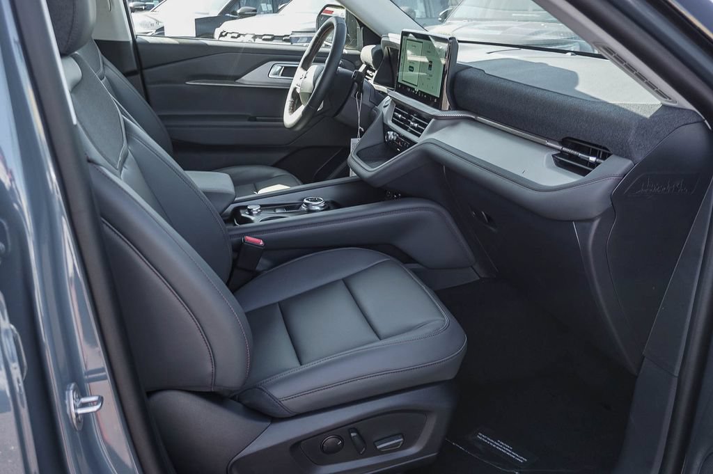 New 2026 Ford Explorer Active w/ Active Comfort Package RWD image 12