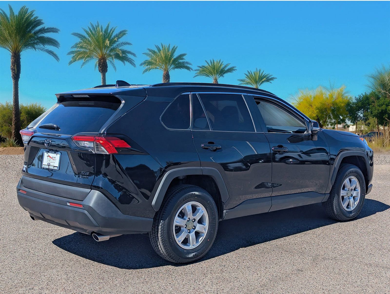 Used 2021 Toyota RAV4 XLE w/ Convenience Package image 5