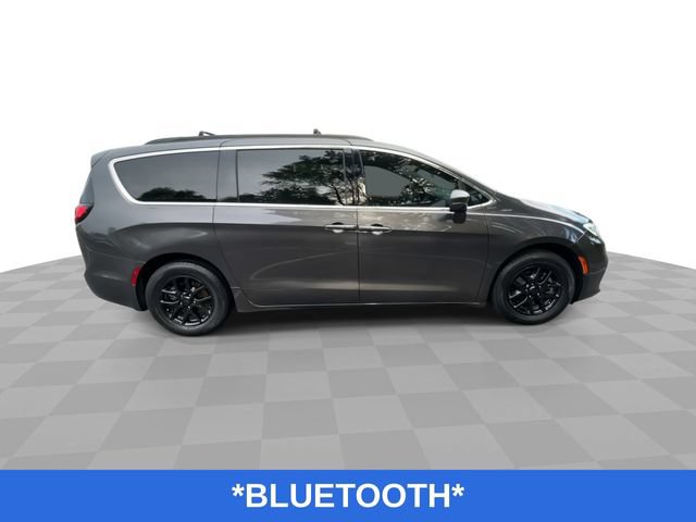 Used 2022 Chrysler Pacifica Touring-L FWD image 10