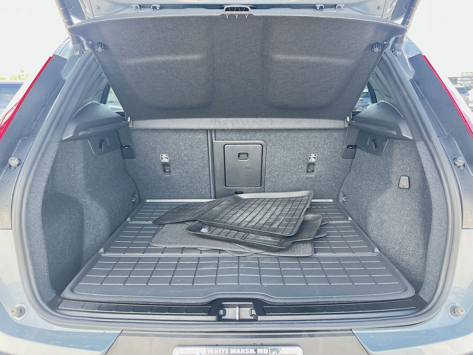 Certified 2023 Volvo XC40 B5 Plus w/ Climate Package image 23