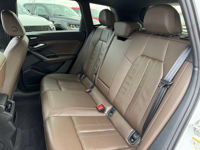Used 2025 Audi Q6 e-tron Prestige AWD/4WD image 16