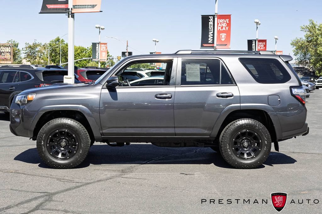 Used 2022 Toyota 4Runner TRD Off-Road Premium w/ Moonroof Package AWD/4WD image 14