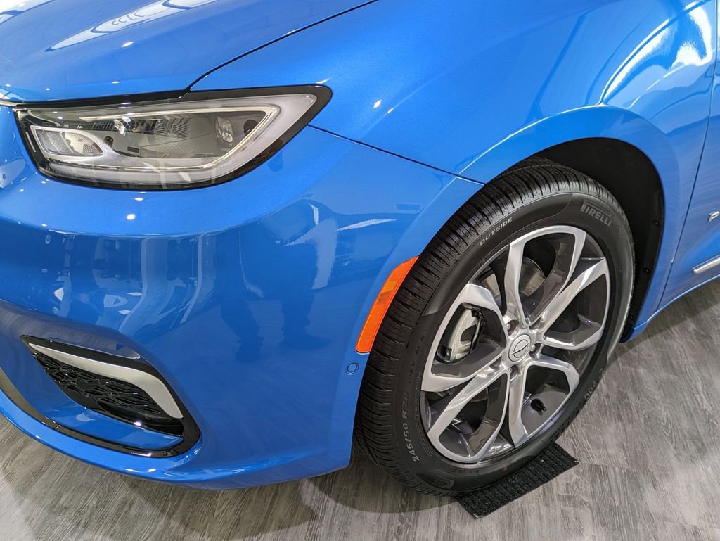 New 2026 Chrysler Pacifica Pinnacle w/ Trailer Tow Group image 9