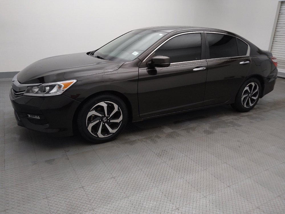 Used 2017 Honda Accord EX image 2