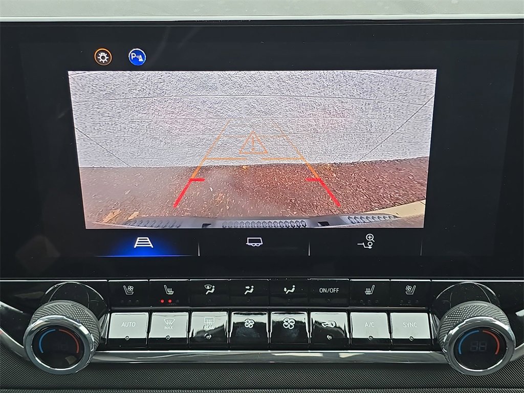 Used 2024 Chevrolet Colorado Z71 w/ Z71 Convenience Package 2 image 15