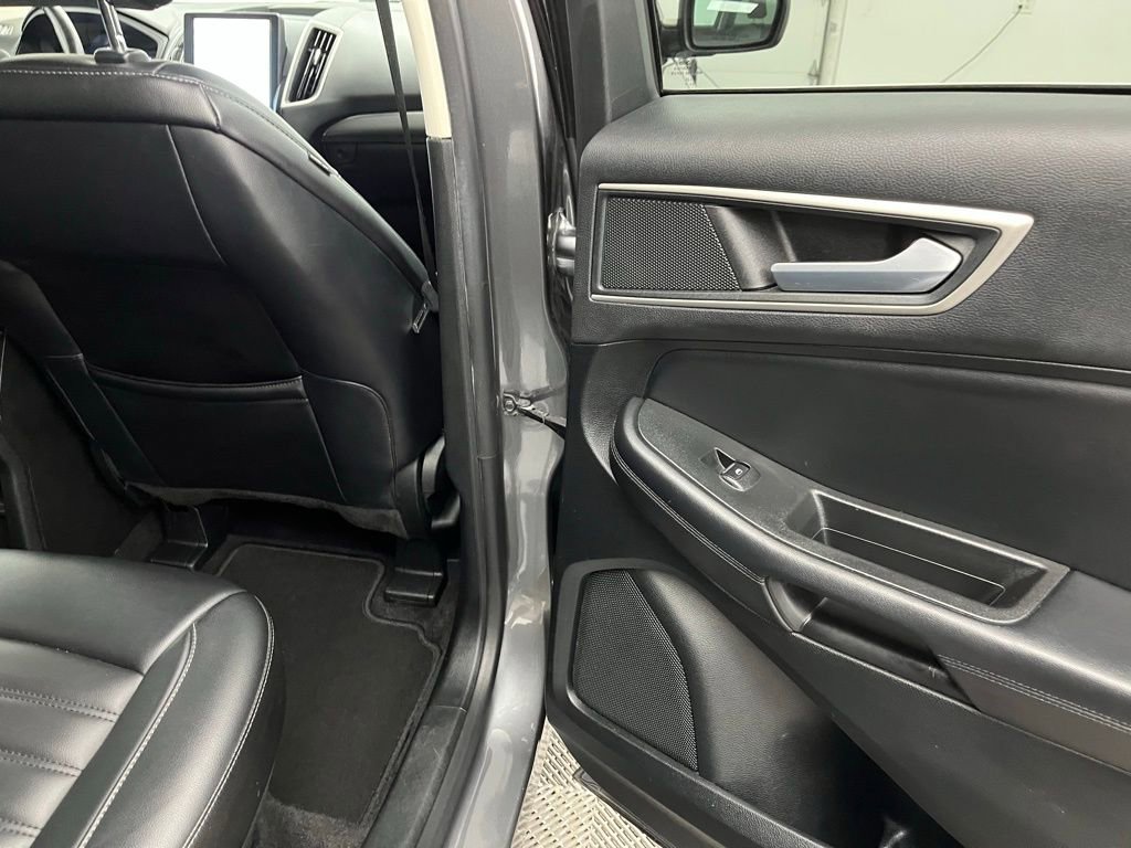 Used 2022 Ford Edge SEL image 29