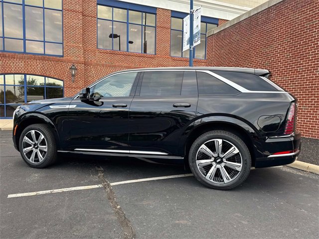 New 2025 Cadillac Escalade IQ Luxury 1 w/ Smart Trailering package image 4