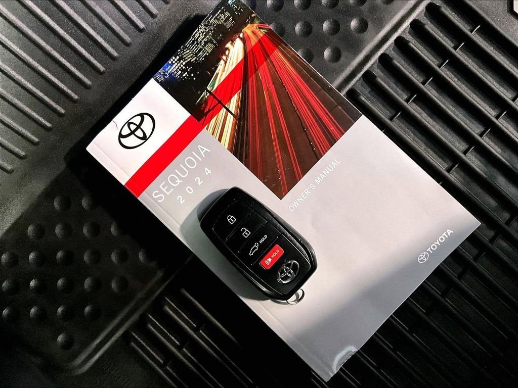 Used 2024 Toyota Sequoia Capstone AWD/4WD image 32