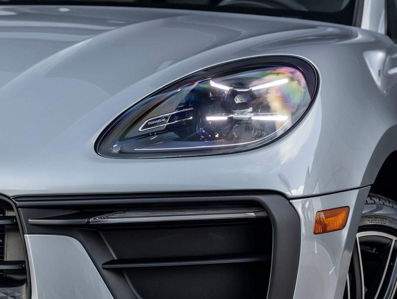 Certified 2026 Porsche Macan AWD/4WD image 16