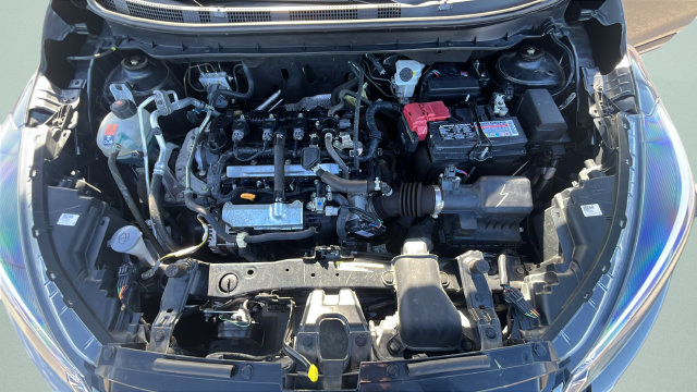 Used 2023 Nissan Kicks SR w/ SR Premium Package FWD image 28