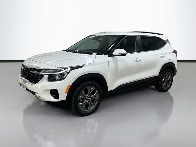 Certified 2024 Kia Seltos S image 3