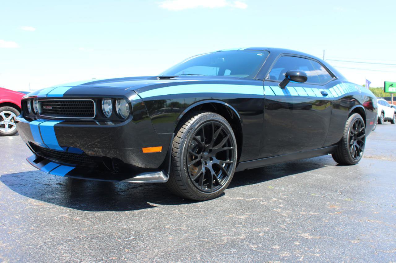 Used 2014 Dodge Challenger SXT RWD image 13